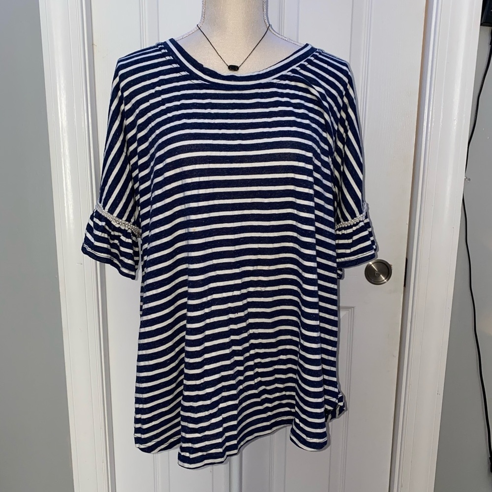 🌻BUNDLE 3 Women’s blouses for 30% off!🌻